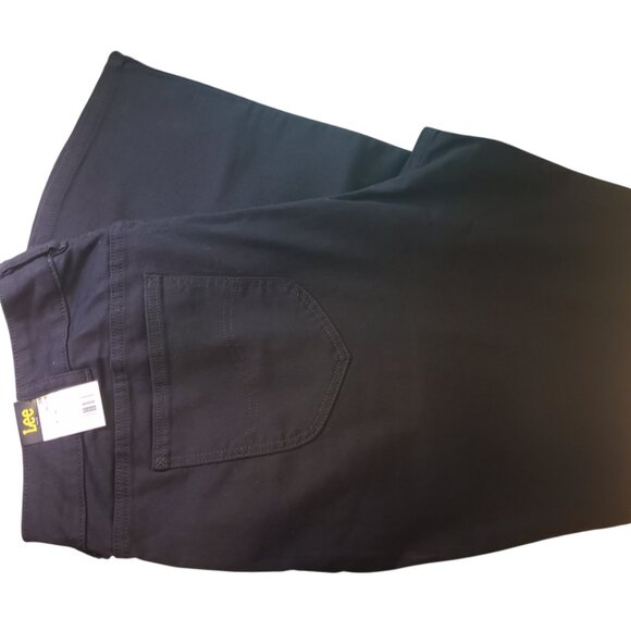 LEE REGULAR FIT MID RISE BOOTCUT WOMENS 26W BLACK NWT NEW 46” WAIST 30” INSEAM - Picture 4 of 6